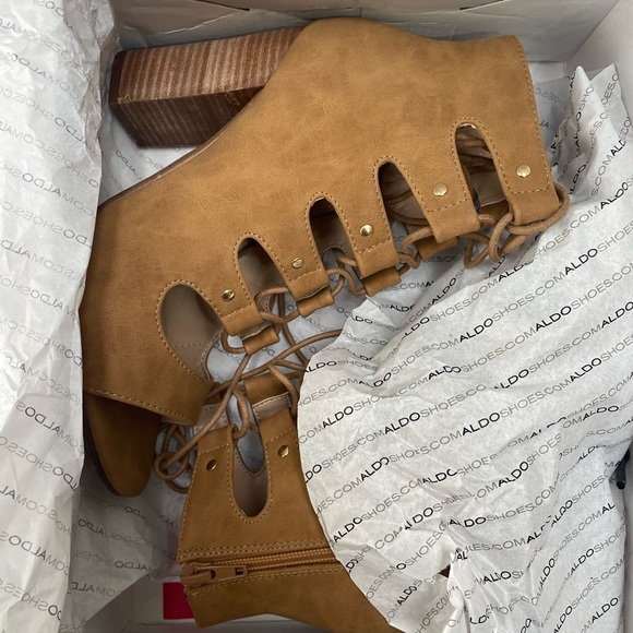 Aldo | Traylia | Tan | Lace-up Sandals | 8.5 - Picture 12 of 13